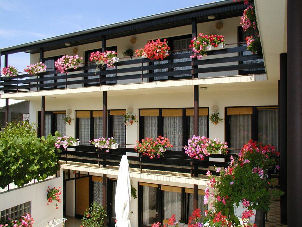 Rooms Vila Mautner Vodice Eksteriør bilde