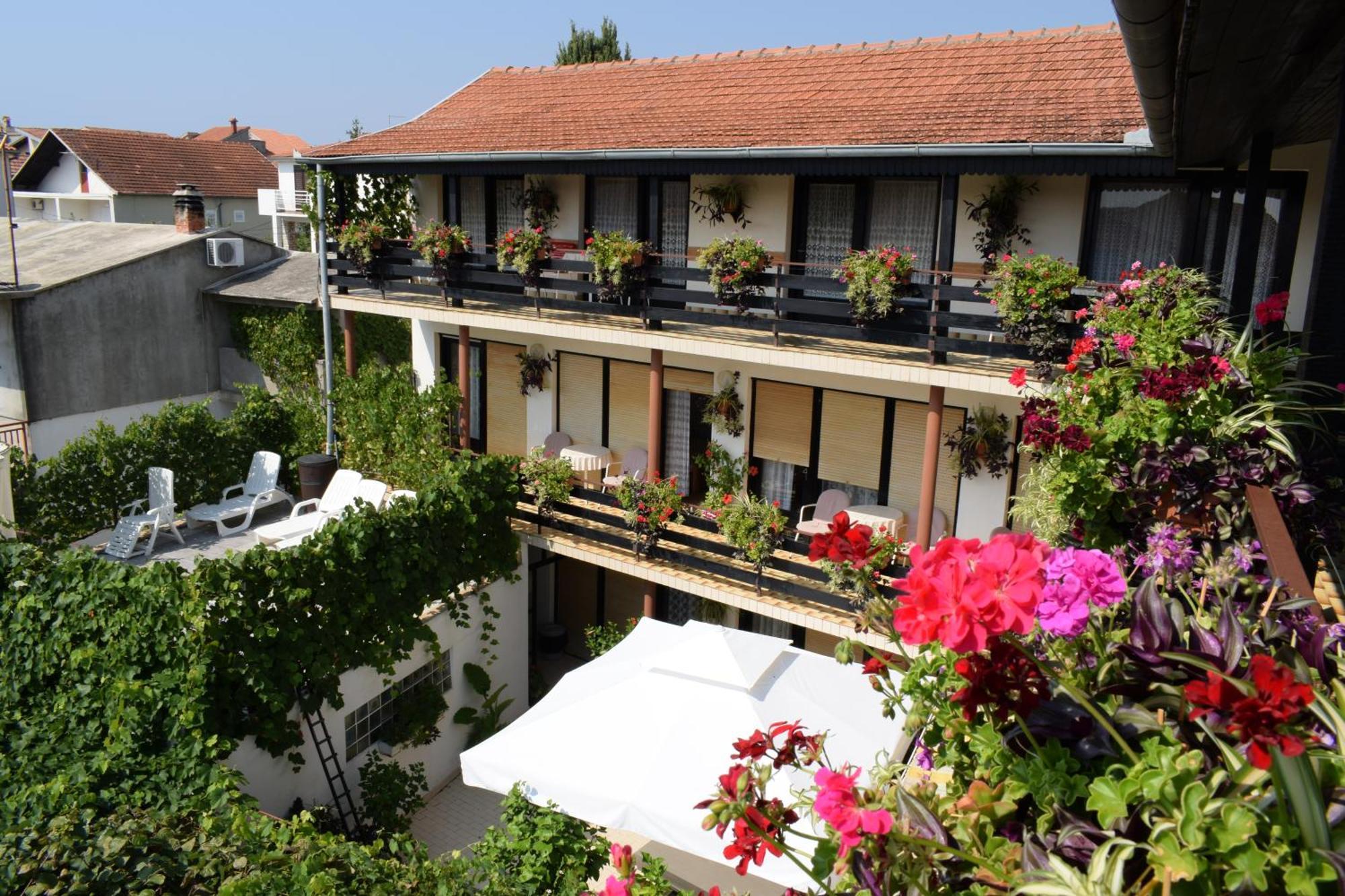 Rooms Vila Mautner Vodice Eksteriør bilde
