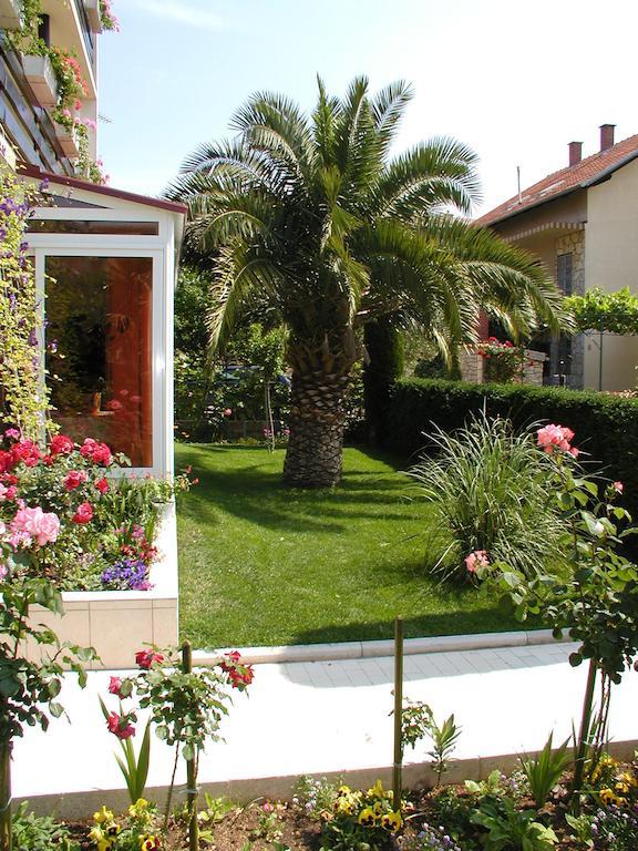 Rooms Vila Mautner Vodice Eksteriør bilde