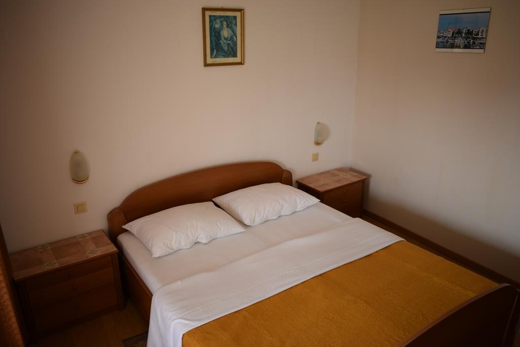 Rooms Vila Mautner Vodice Eksteriør bilde