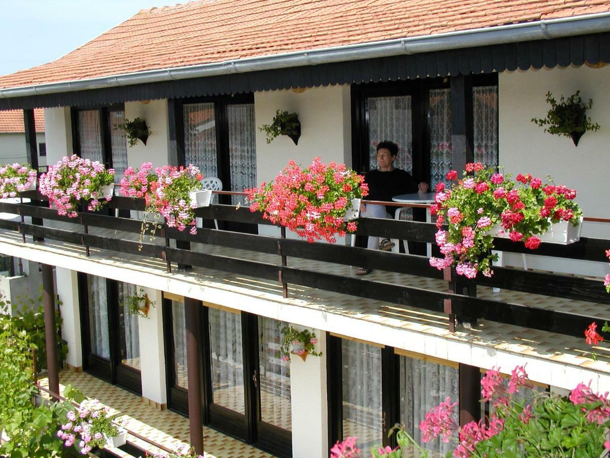 Rooms Vila Mautner Vodice Eksteriør bilde