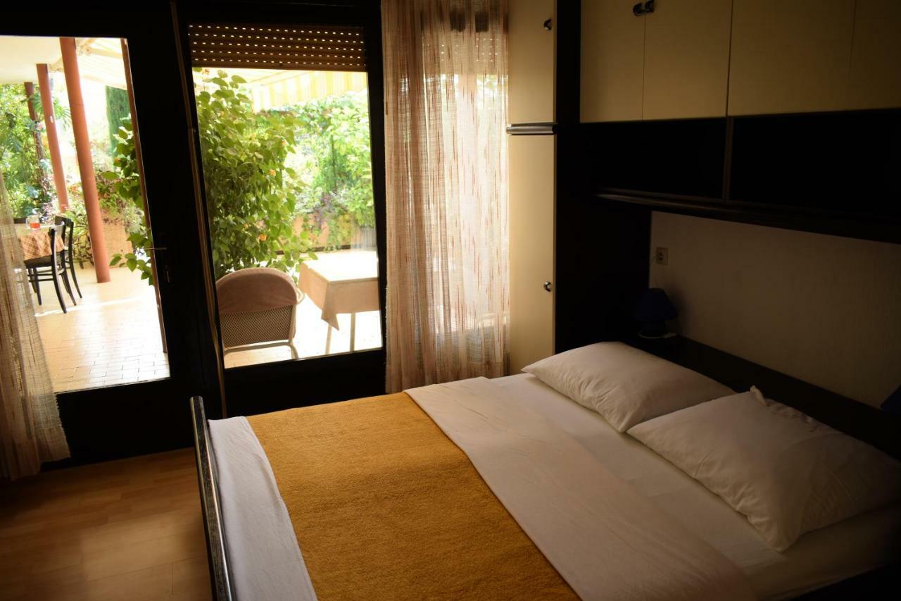 Rooms Vila Mautner Vodice Eksteriør bilde